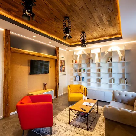 Alto & Free Private Parking