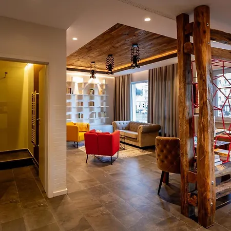 Alto & Free Private Parking *