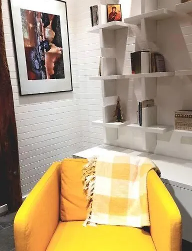 Alto & Free Private Parking *