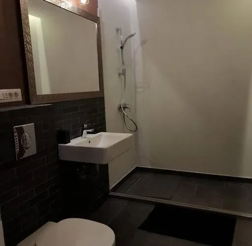 Alto & Free Private Parking