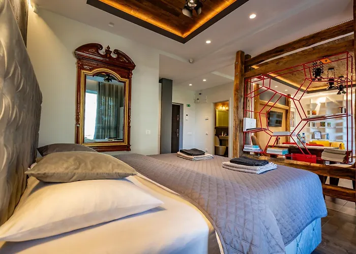 Alto & Free Private Parking *