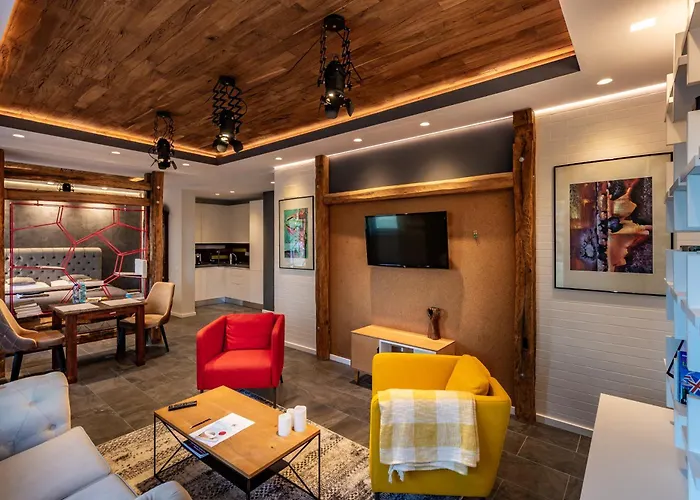 Alto & Free Private Parking *