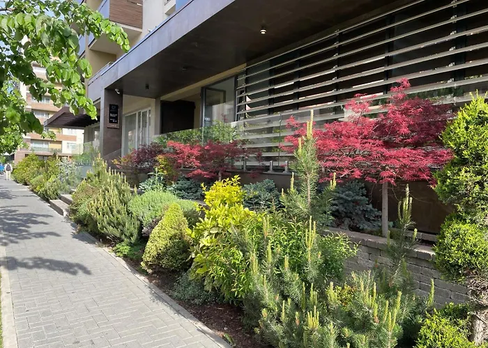 Alto & Free Private Parking *